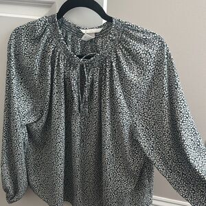 Women's Black and White Patterned Top